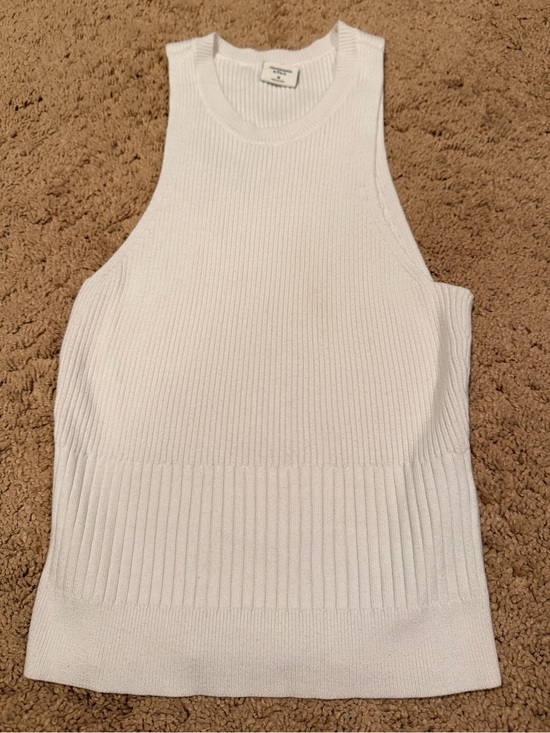 Abercrombie & Fitch Tops - Abercrombie White Ribbed Sweater Tank Top
